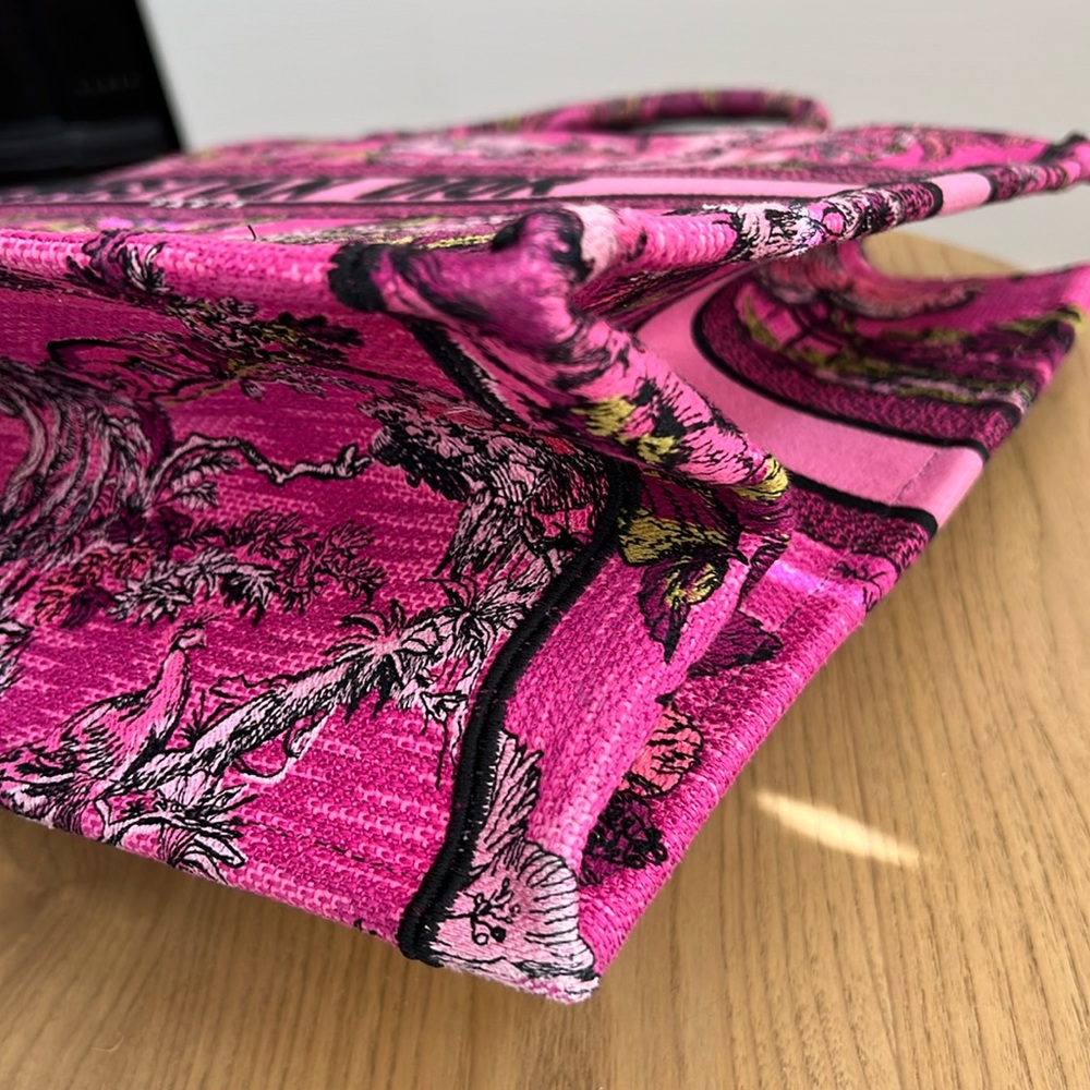 ⭐️RARE⭐️Christian Dior Large Book Tote Embroidered Fuschia Ltd. Edition FULL SET - Picture 14 of 17